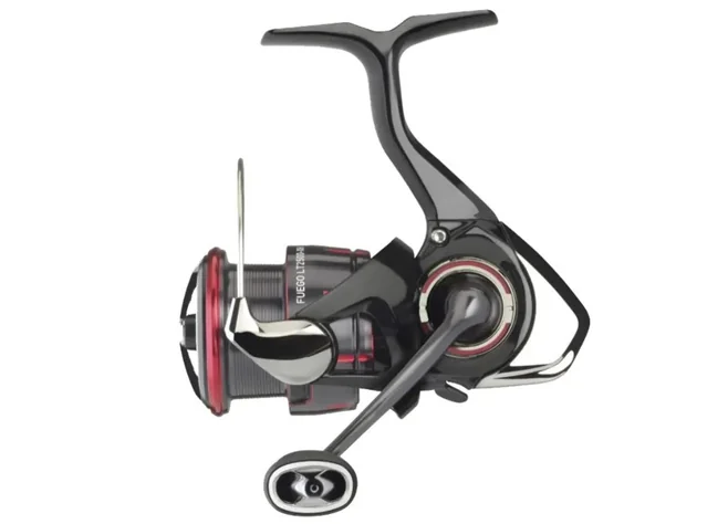 Котушка Daiwa 23 Fuego LT 2500 Фото 2